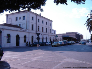 Persona investita da un treno a Cerignola, forti ritardi in stazione a Termoli